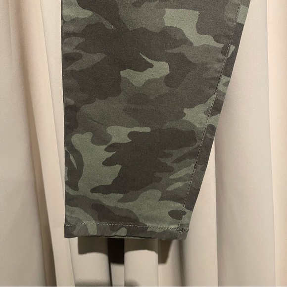 Style & Co Camouflage Skinny/Curvy Leg Jeans size 8 NWT - Picture 10 of 13